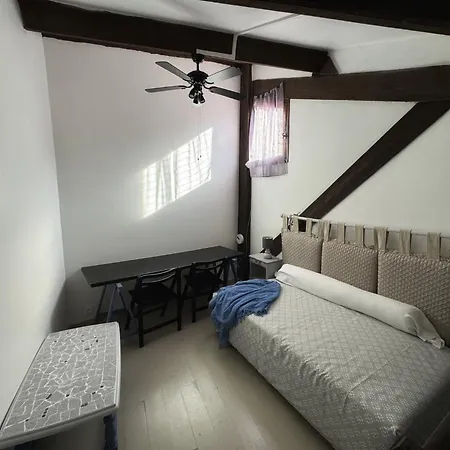 Maison Du Roy/ Upper Cambers Apartman *