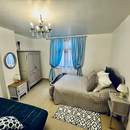 Maison Du Roy/ Upper Cambers