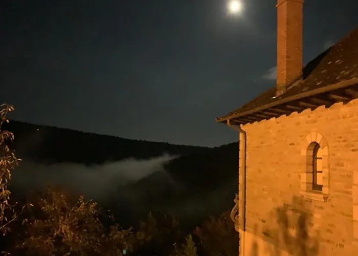 Maison Du Roy/ Upper Cambers Apartment Saint-Antonin