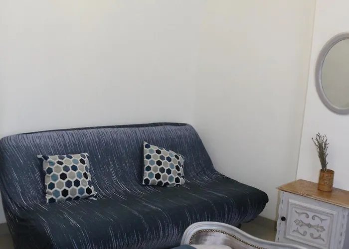 Maison Du Roy/ Upper Cambers Apartment