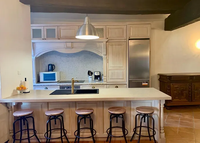 Maison Du Roy/ Upper Cambers