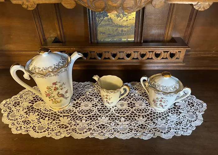 Maison Du Roy/ Upper Cambers *