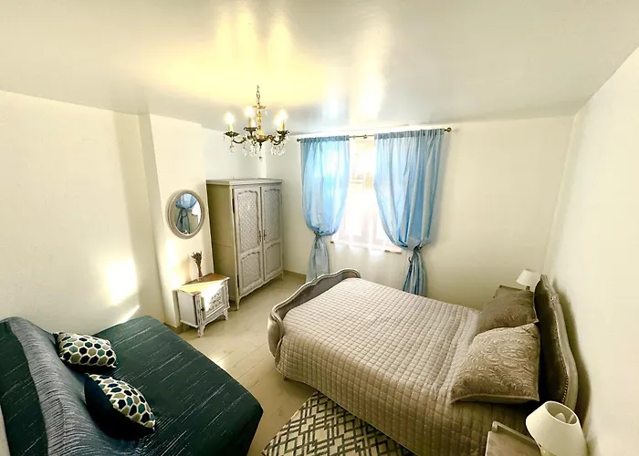 Apartment Maison Du Roy/ Upper Cambers *