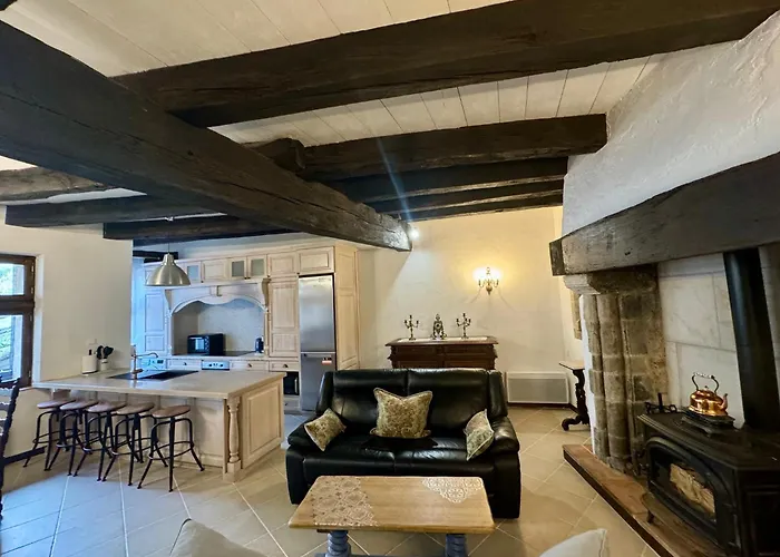 Maison Du Roy/ Upper Cambers Apartment Saint-Antonin