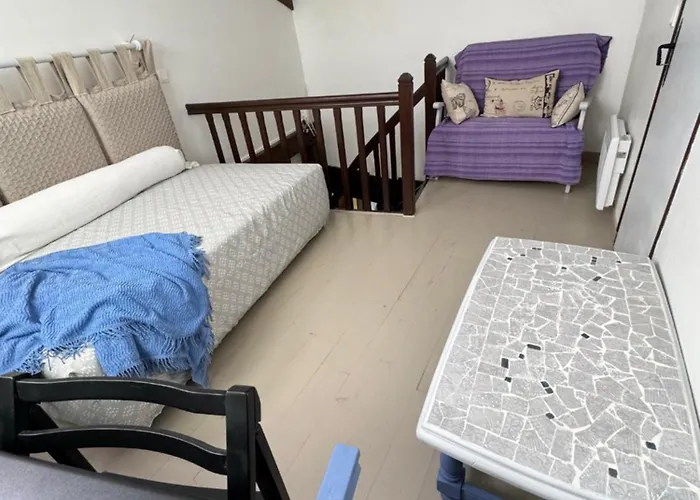 Maison Du Roy/ Upper Cambers Apartment