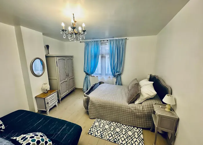 Maison Du Roy/ Upper Cambers